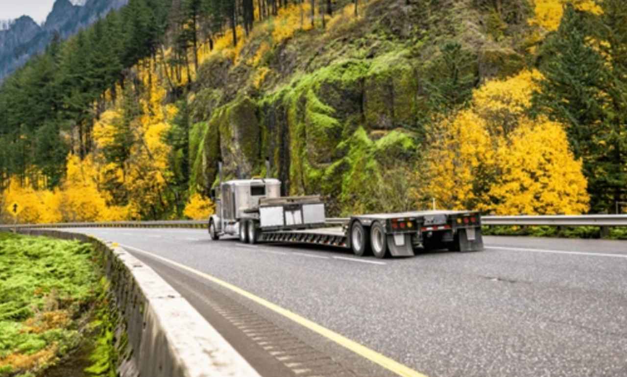 step deck freight truck